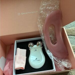 Evertone Facial Toning Device with Accessories